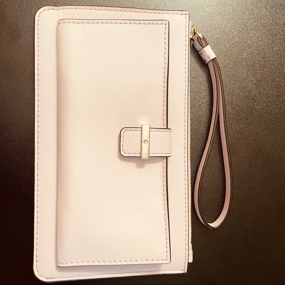 Kate Spade New York Wristlet (soft pink)